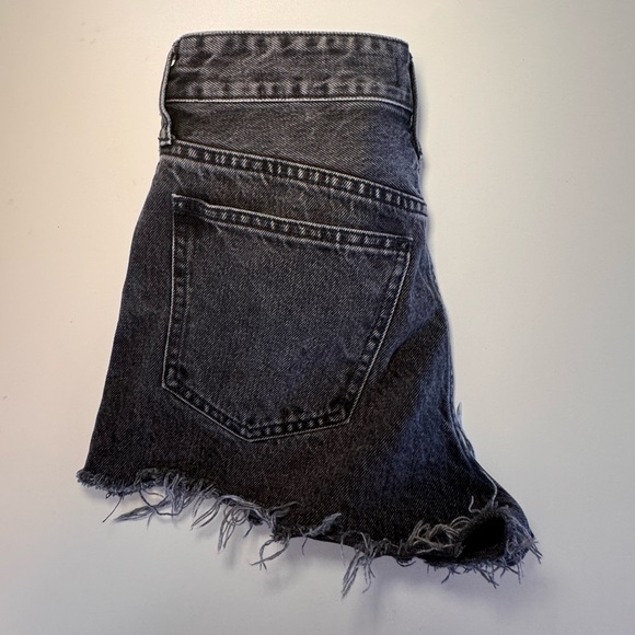 Madewell Black Wash Relaxed Denim Shorts - Picture 3 of 6